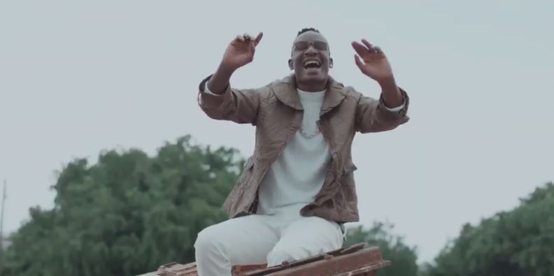 VIDEO Man Fongo Ft Mr Blue – Mtoto Kaharibika Mp4 Download